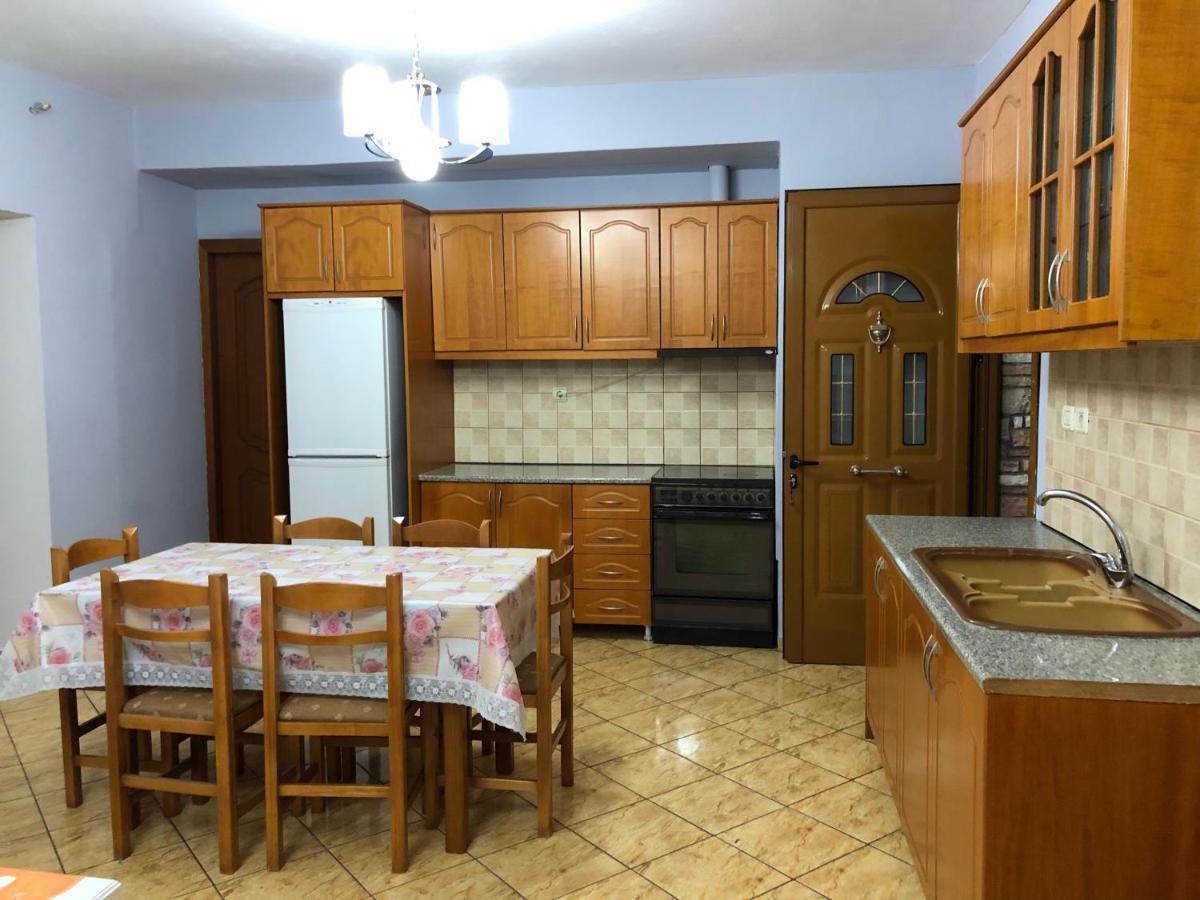 Studios&Apartment Niko Luka Ksamil Bagian luar foto